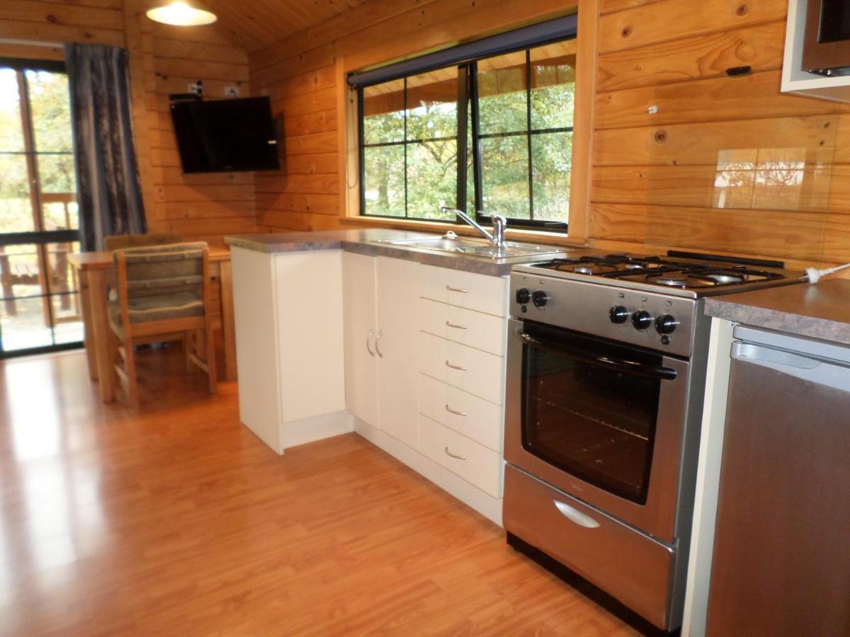 Central Chalets Ltd Alexandra Bagian luar foto