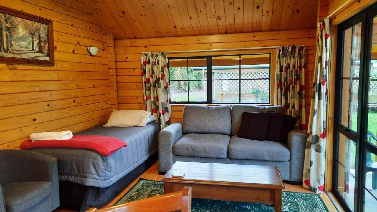 Central Chalets Ltd Alexandra Bagian luar foto