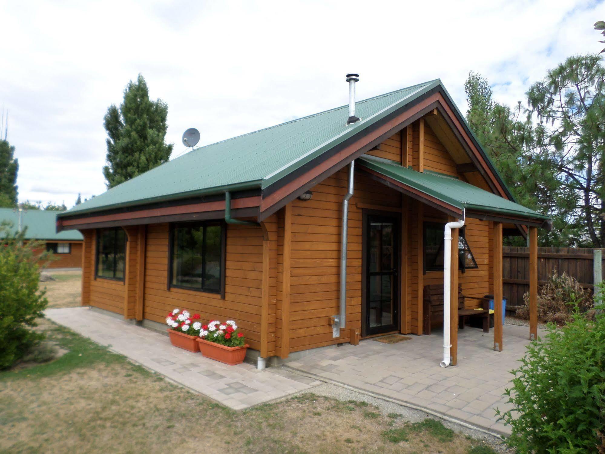 Central Chalets Ltd Alexandra Bagian luar foto