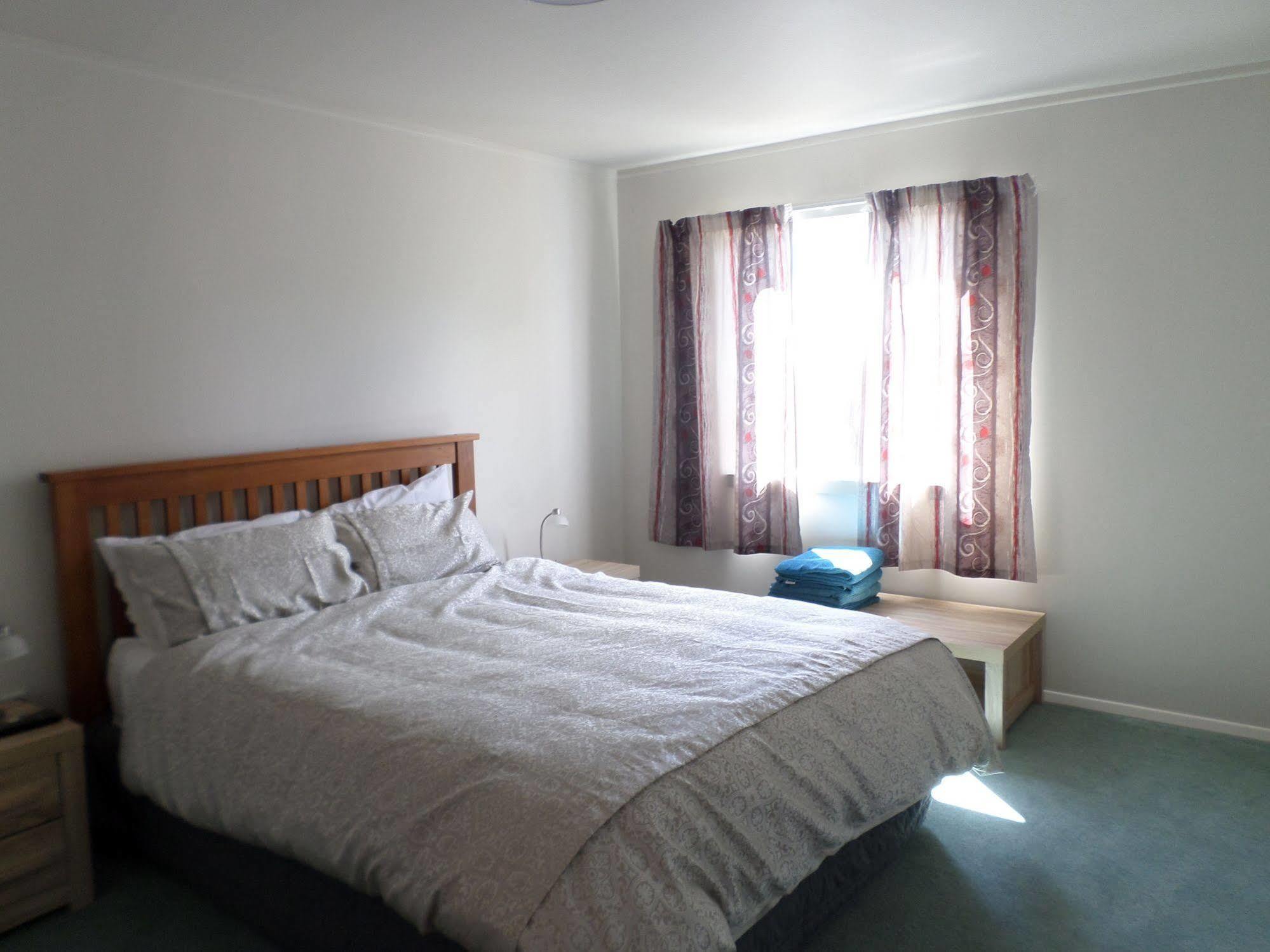 Central Chalets Ltd Alexandra Bagian luar foto