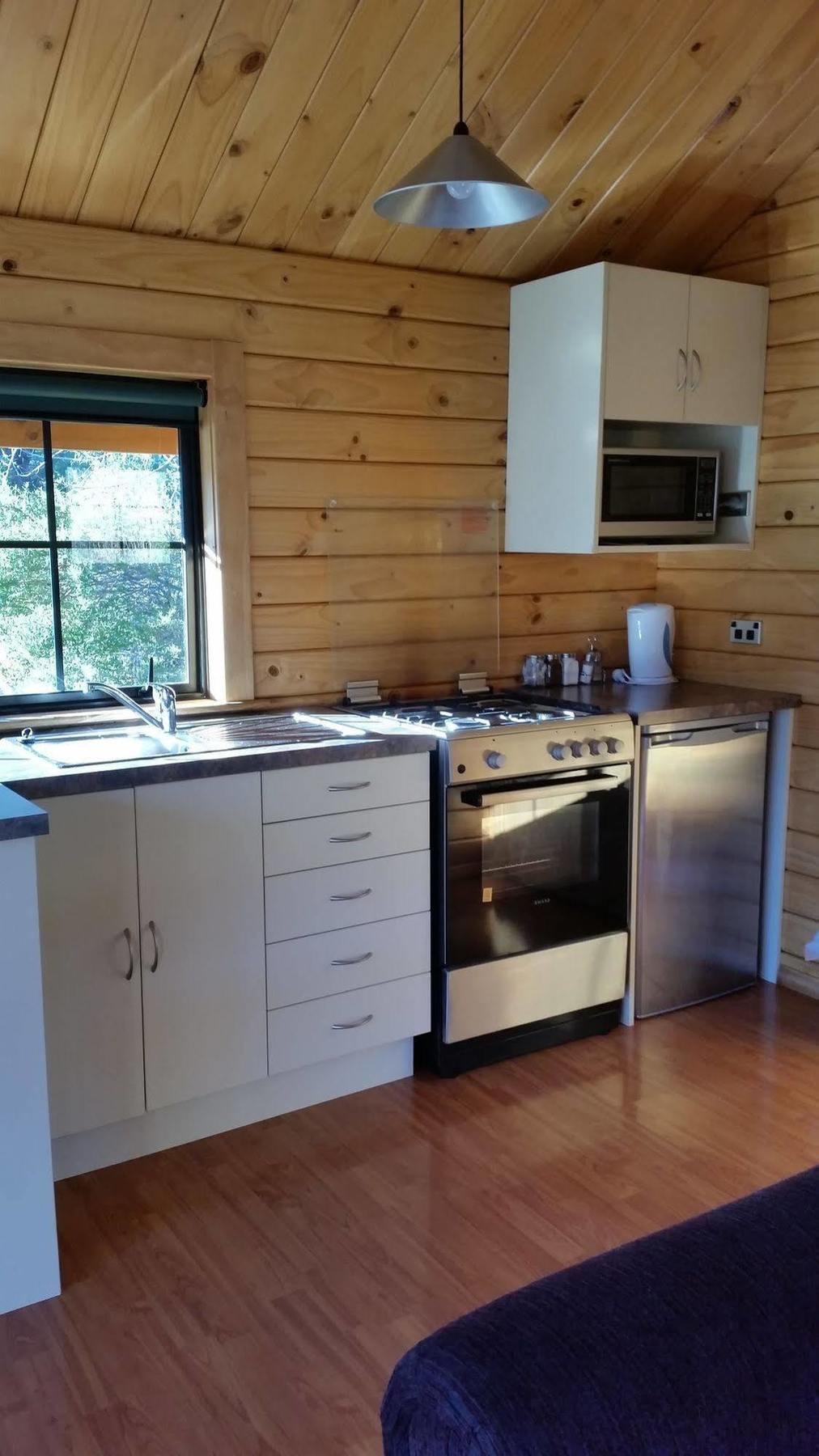 Central Chalets Ltd Alexandra Bagian luar foto