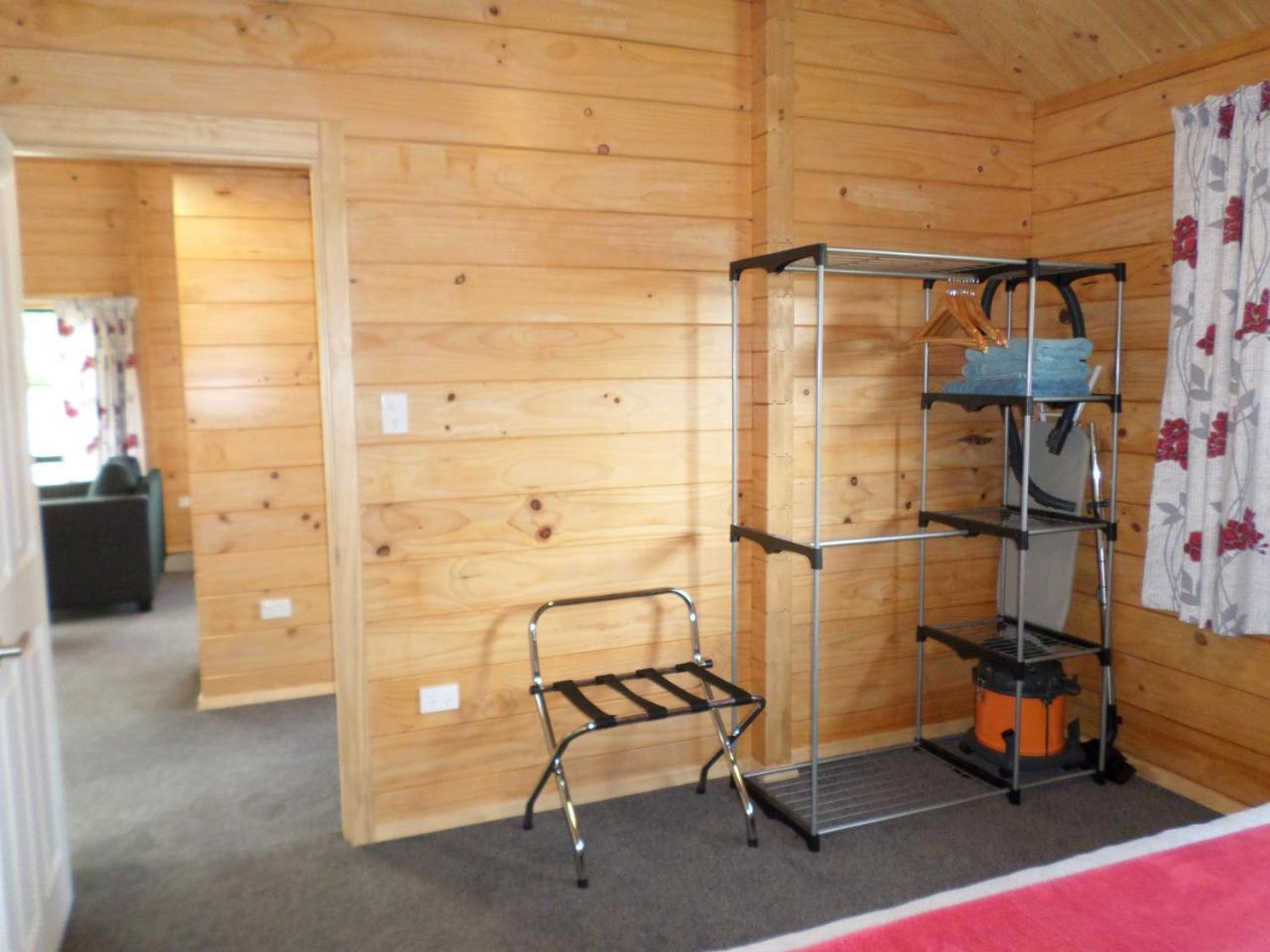 Central Chalets Ltd Alexandra Bagian luar foto