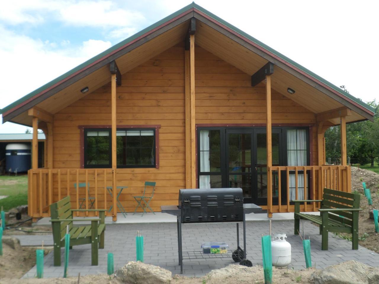 Central Chalets Ltd Alexandra Bagian luar foto