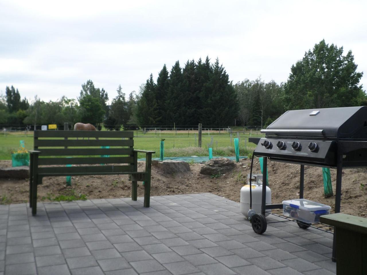 Central Chalets Ltd Alexandra Bagian luar foto